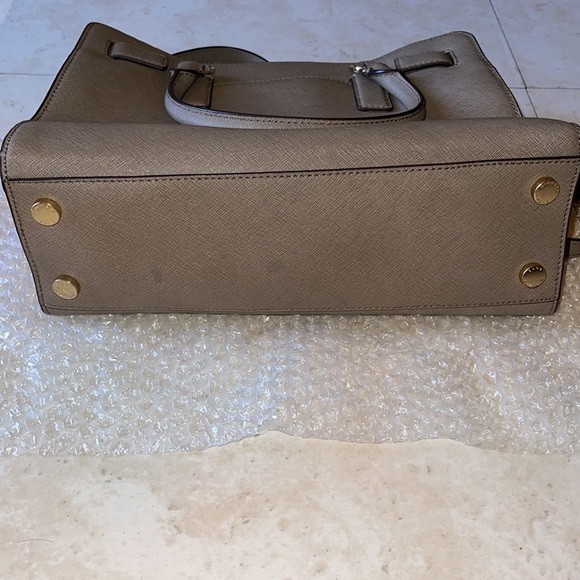 Michael Kors Satchel/Crossbody - Picture 8 of 8